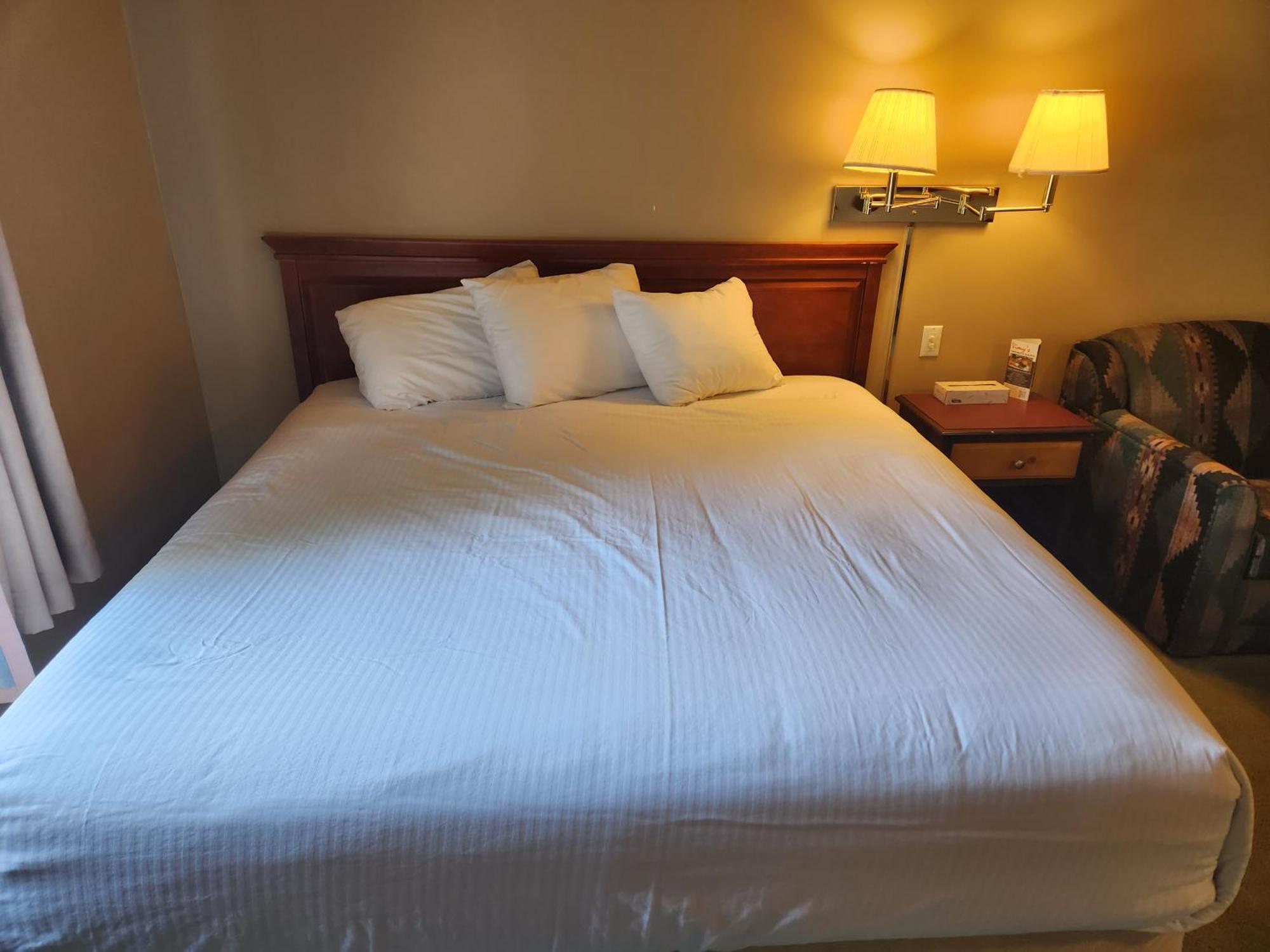Waterton Lakes Lodge Resort Экстерьер фото