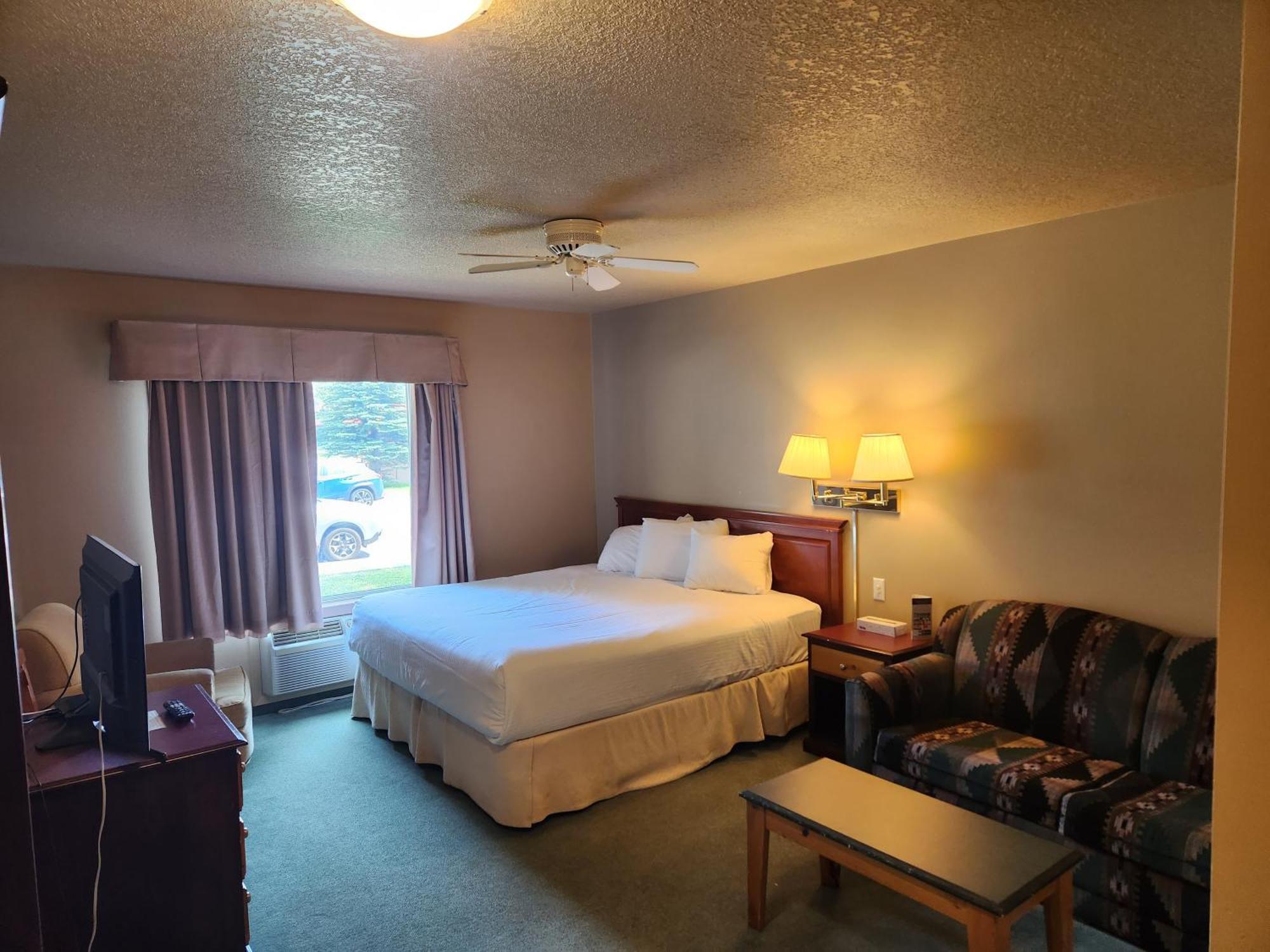 Waterton Lakes Lodge Resort Экстерьер фото