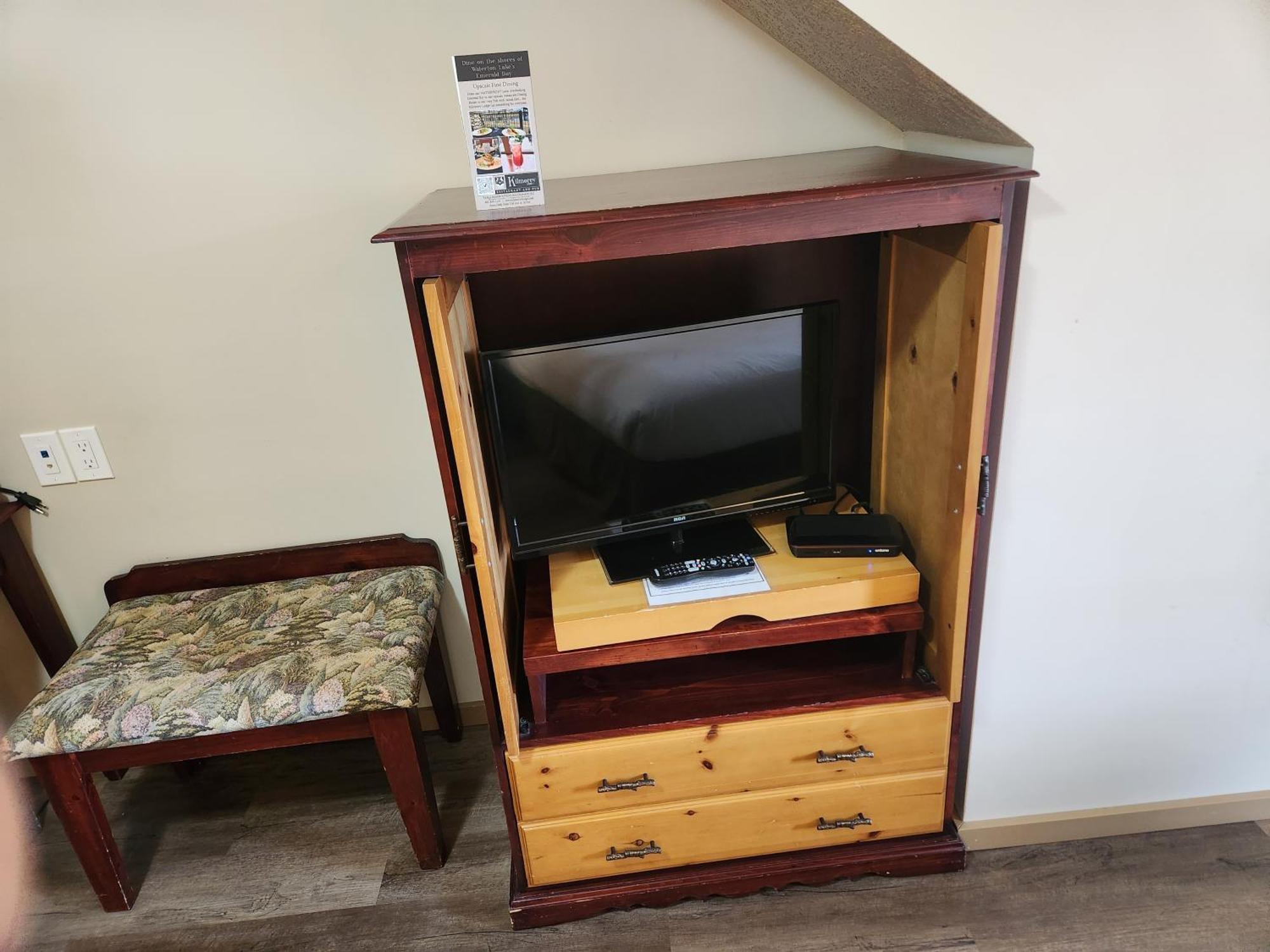 Waterton Lakes Lodge Resort Экстерьер фото