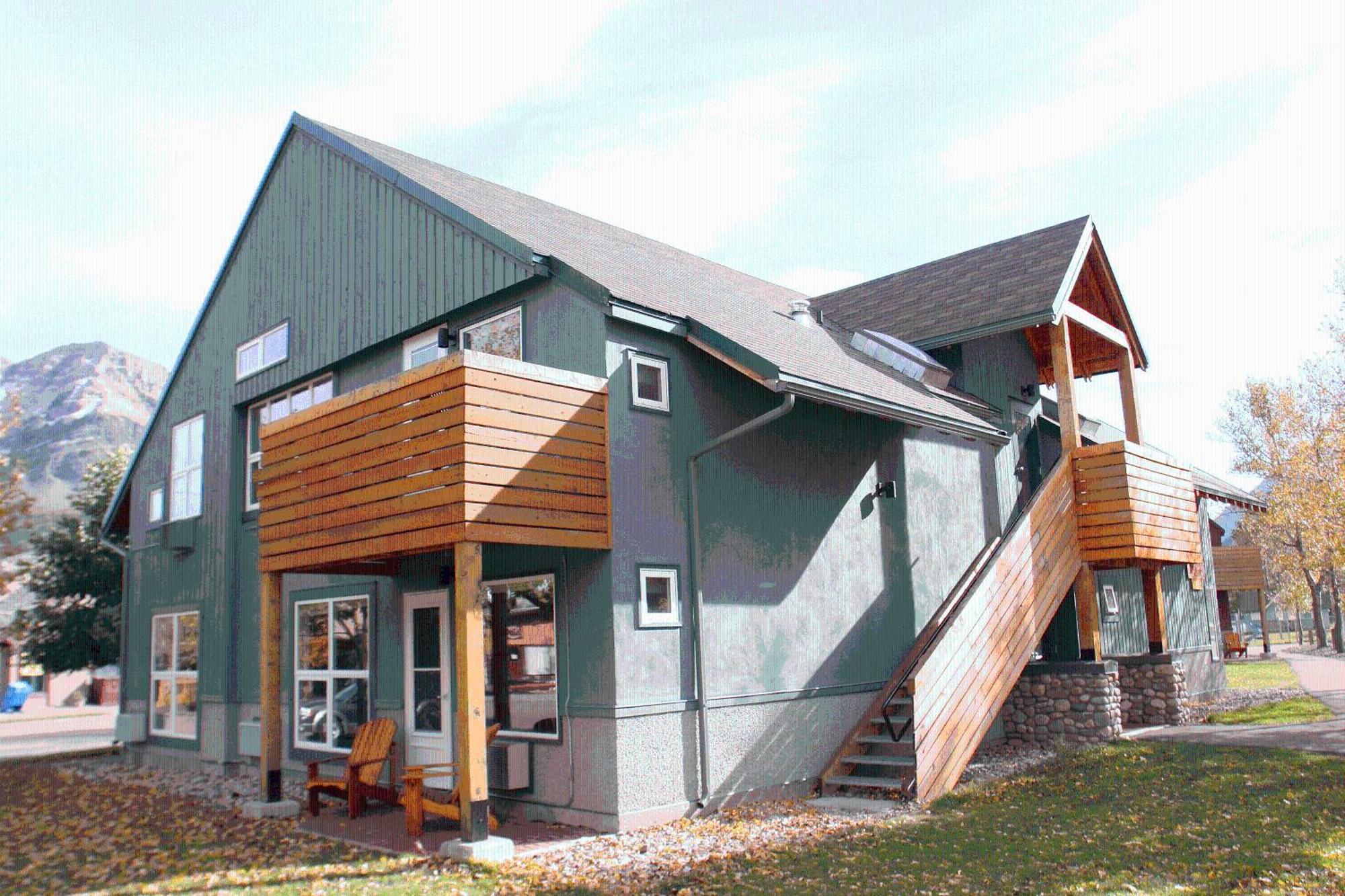 Waterton Lakes Lodge Resort Экстерьер фото