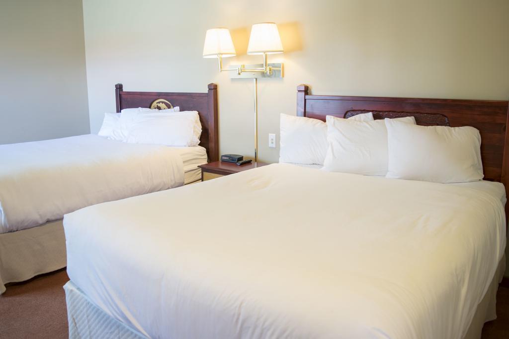 Waterton Lakes Lodge Resort Экстерьер фото
