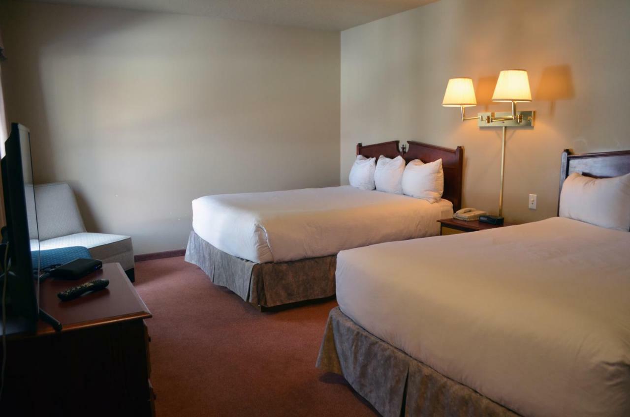 Waterton Lakes Lodge Resort Экстерьер фото